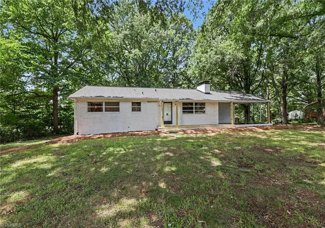 3rd image of 1514 Teague Ln, Kernersville, NC 27284 | MLS# 1225772