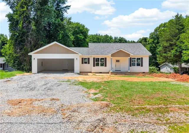 Photo 1 of Single family home for sale at 391 Needmore Rd, Carthage, NC 28327 | MLS# 1229486 | Listing updated on 2026-08-03