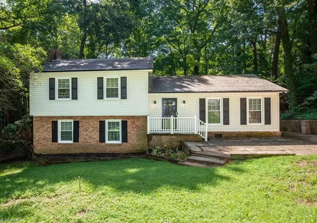 Photo 1 of Single family home for sale at 5809 Carriage Ln, Greensboro, NC 27410 | MLS# 1234118 | Listing updated on 2026-09-17