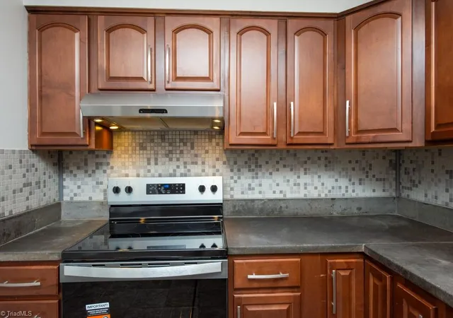 Photo 3 of Single family home for sale at 5809 Carriage Ln, Greensboro, NC 27410 | MLS# 1234118 | Listing updated on 2026-09-17