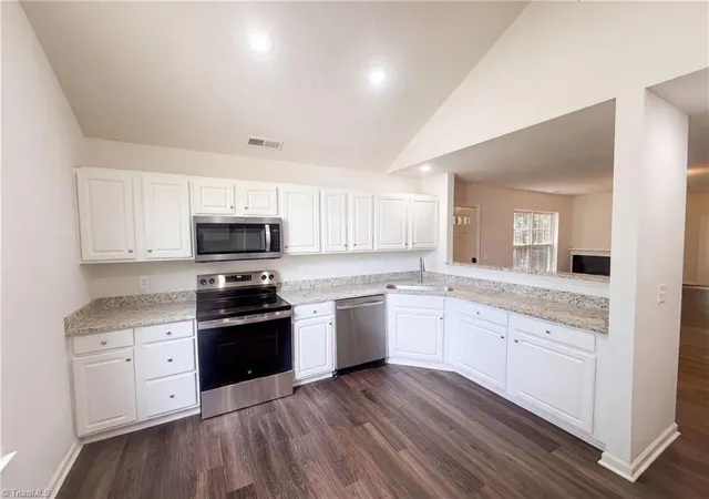 2nd image of 30 Pickwick Pl, Greensboro, NC 27407 | MLS# 1230471