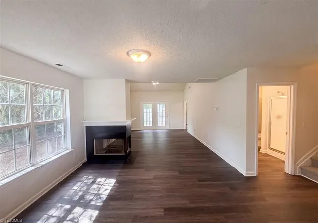 3rd image of 30 Pickwick Pl, Greensboro, NC 27407 | MLS# 1230471