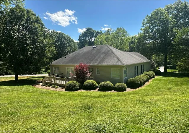 Homes for sale in Elkin, NC | 136 Valleybrook Dr, Elkin, NC 28621 | MLS# 1217950