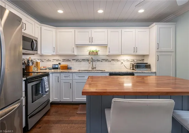 Photo 3 of Single family home for sale at 3804 Florham Pl, Asheville, NC 28806 | MLS# 1230739 | Listing updated on 2026-08-11