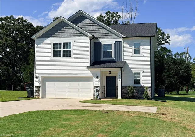 Photo 1 of Single family home for sale at 8117 Reynolda Rd, Pfafftown, NC 27040 | MLS# 1233153 | Listing updated on 2026-09-13