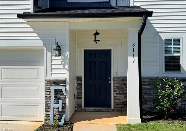 Photo 3 of Single family home for sale at 8117 Reynolda Rd, Pfafftown, NC 27040 | MLS# 1233153 | Listing updated on 2026-09-13