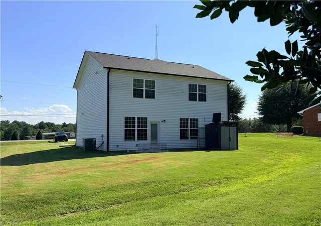 Photo 4 of Sale Pending at 8117 Reynolda Rd, Pfafftown, NC 27040 | MLS# 1233153 | Listing updated on 2026-10-08