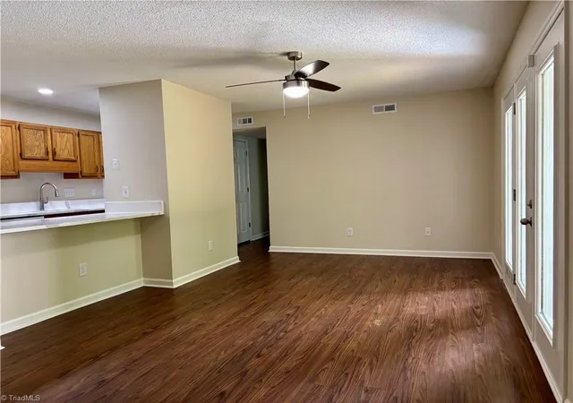 4th image of 702 Glendale Dr, Greensboro, NC 27406 | MLS# 1230610