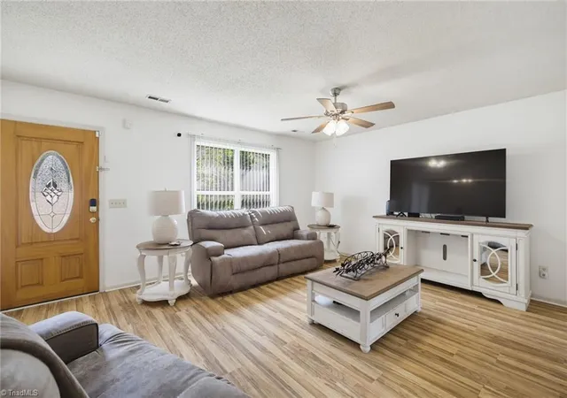 Photo 4 of Single family home for sale at 518 Mystic Dr, Greensboro, NC 27406 | MLS# 1233013 | Listing updated on 2026-10-09