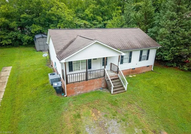 Photo 2 of Sale Pending at 4313 Maybrook Dr, Greensboro, NC 27405 | MLS# 1228999 | Listing updated on 2026-07-31