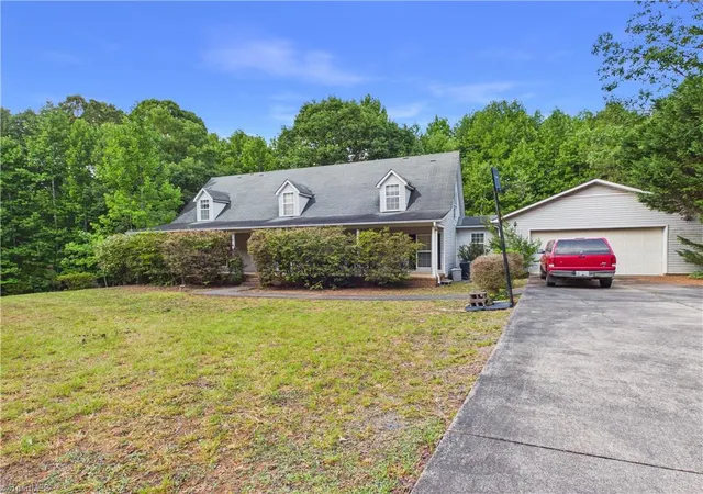Photo 3 of Manufactured home for sale at 2094 Asheboro School Rd, Asheboro, NC 27203 | MLS# 1224939 | Listing updated on 2026-10-06
