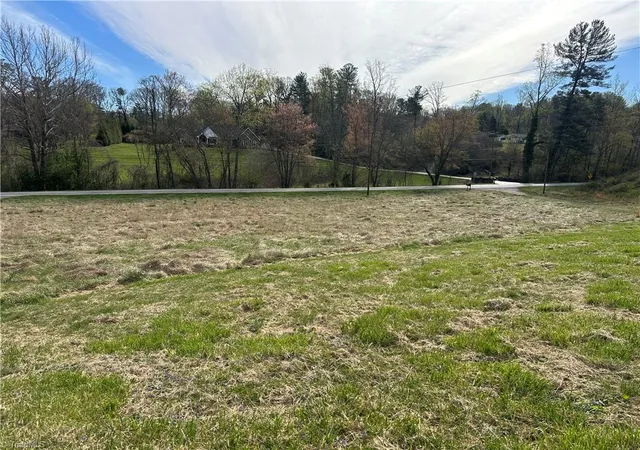 Homes for sale in North Wilkesboro, NC | 3716 Statesville Rd, North Wilkesboro, NC 28659 | MLS# 1224752