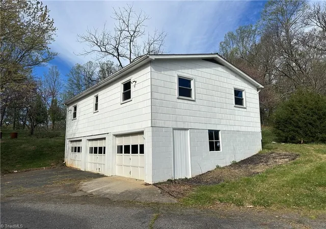 Homes for sale in North Wilkesboro, NC | 3716 Statesville Rd, North Wilkesboro, NC 28659 | MLS# 1224752