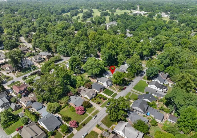 Photo 3 of Single family home for sale at 415 Otteray Ave, High Point, NC 27262 | MLS# 1226745 | Listing updated on 2026-09-01