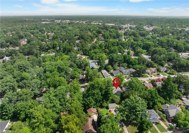 Photo 4 of Single family home for sale at 415 Otteray Ave, High Point, NC 27262 | MLS# 1226745 | Listing updated on 2026-09-01