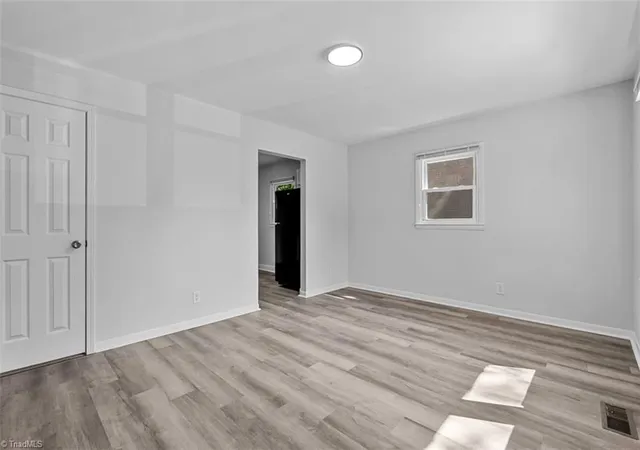 Photo 3 of Single family home for sale at 621 Spring Garden Cir, High Point, NC 27260 | MLS# 1233554 | Listing updated on 2026-09-11