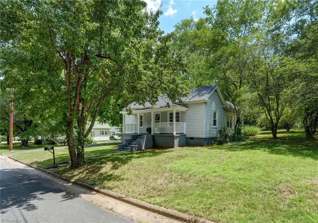 2nd image of 1322 Maryland Ave, Eden, NC 27288 | MLS# 1228081