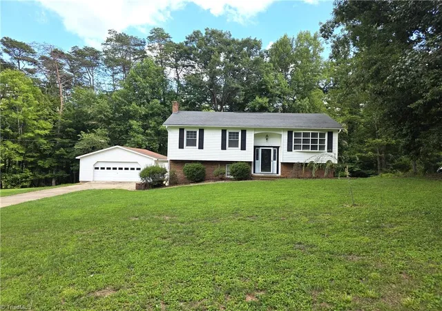 1st image of 414 Oak Ridge Dr, Mount Airy, NC 27030 | MLS# 1230462