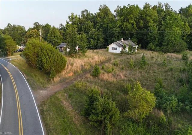 Homes for sale in Reidsville, NC | 554 Brooks Rd, Reidsville, NC 27320 | MLS# 1225912