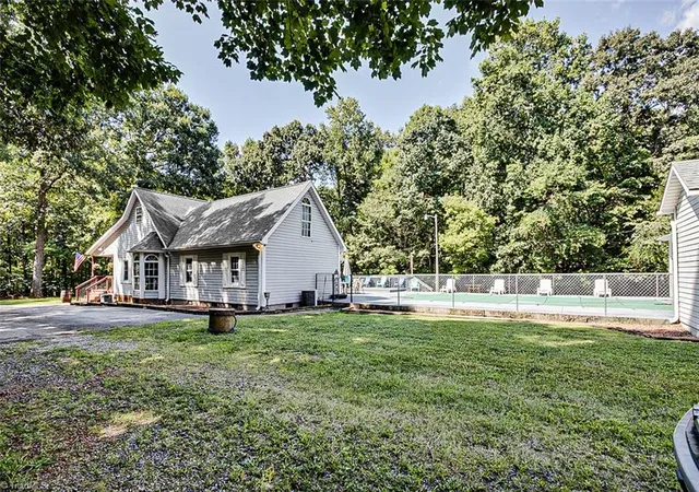 Photo 4 of Manufactured home for sale at 2207 Millcroft Rd, Pleasant Garden, NC 27313 | MLS# 1233256 | Listing updated on 2026-09-08