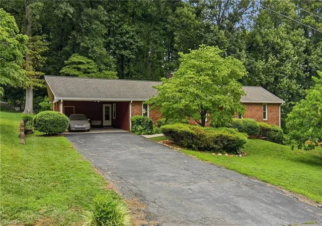 Photo 3 of Single family home for sale at 4480 Langhorne Dr, Winston Salem, NC 27106 | MLS# 1226458 | Listing updated on 2026-09-03