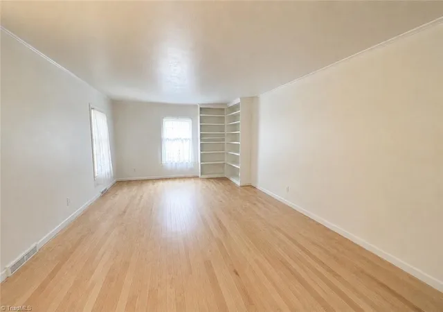 Photo 4 of Single family home for sale at 215 Bidney Dr, Burlington, NC 27215 | MLS# 1230544 | Listing updated on 2026-09-11