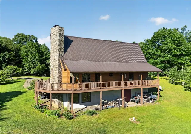 3rd image of 354 Two Rivers Dr, Independence, VA 24348 | MLS# 1230144