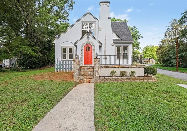 Photo 2 of Sale Pending at 210 Stone St, Thomasville, NC 27360 | MLS# 1230304 | Listing updated on 2026-09-15