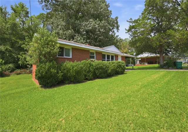 2nd image of 214 Sunnybrook St, High Point, NC 27260 | MLS# 1230810