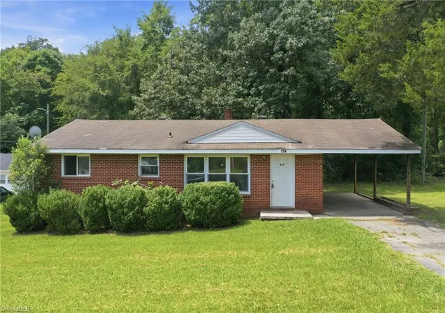 4th image of 214 Sunnybrook St, High Point, NC 27260 | MLS# 1230810