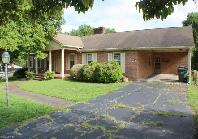 Homes for sale in Mount Airy, NC | 234 Hylton St, Mount Airy, NC 27030 | MLS# 1150402