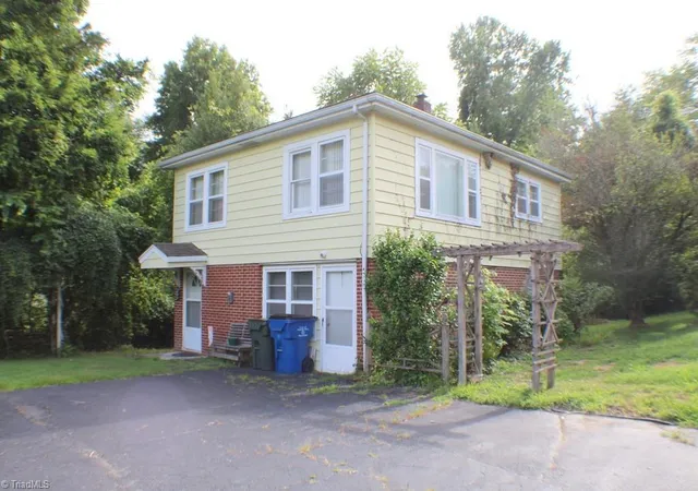 Homes for sale in Mount Airy, NC | 234 Hylton St, Mount Airy, NC 27030 | MLS# 1150402