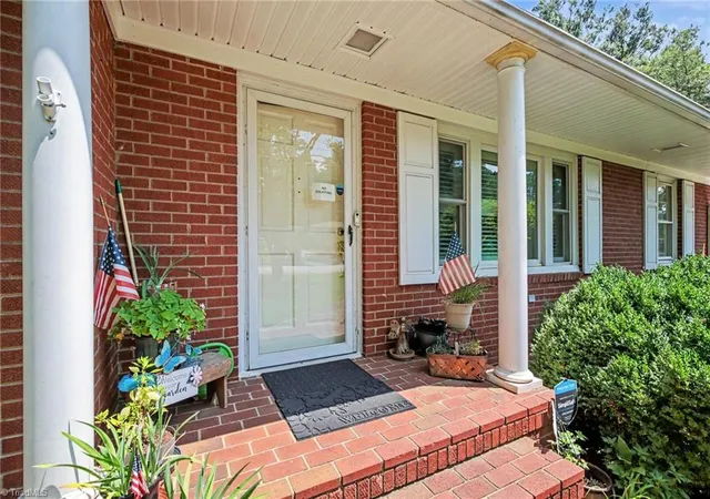 Photo 3 of Single family home for sale at 305 Hilltop Dr, Lexington, NC 27292 | MLS# 1228519 | Listing updated on 2026-09-02
