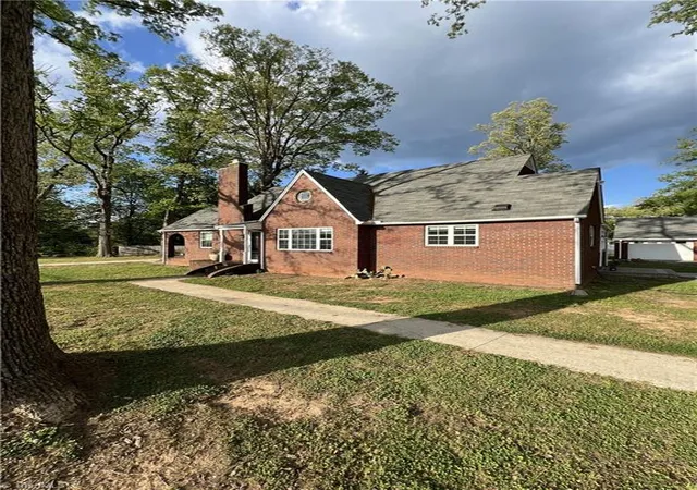 Photo 1 of Single family home for sale at 4511 Old Rural Hall Rd, Winston Salem, NC 27105 | MLS# 1238551 | Listing updated on 2026-10-20