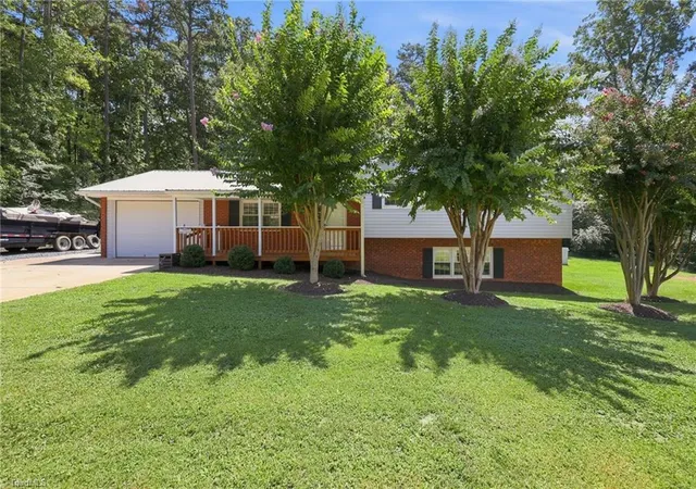 Photo 1 of Single family home for sale at 484 Newbern Ave, Asheboro, NC 27205 | MLS# 1233485 | Listing updated on 2026-09-17