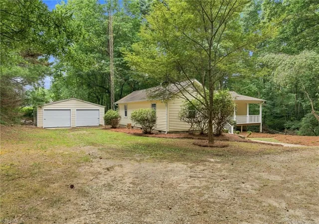 Photo 2 of Single family home for sale at 528 Wright Rd, Kernersville, NC 27284 | MLS# 1229832 | Listing updated on 2026-09-13