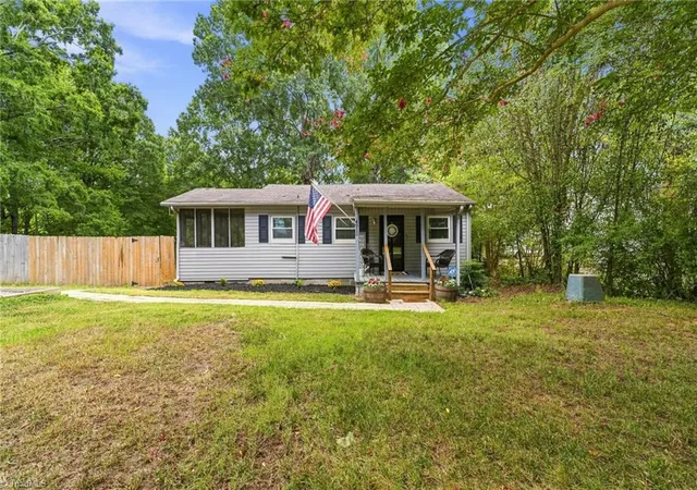 Photo 3 of Sale Pending at 4915 Rhondan Rd, Summerfield, NC 27358 | MLS# 1233152 | Listing updated on 2026-09-09