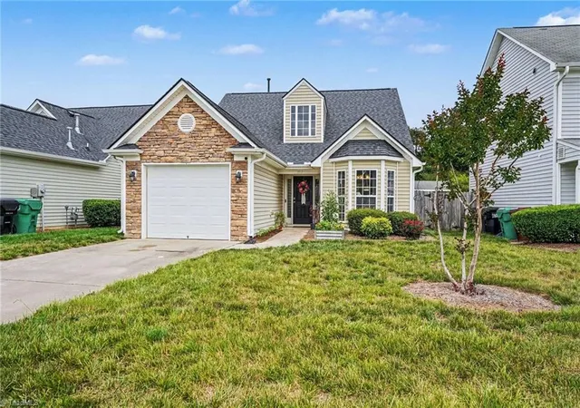 3rd image of 3513 Sunset Hollow Ct, High Point, NC 27265 | MLS# 1222918