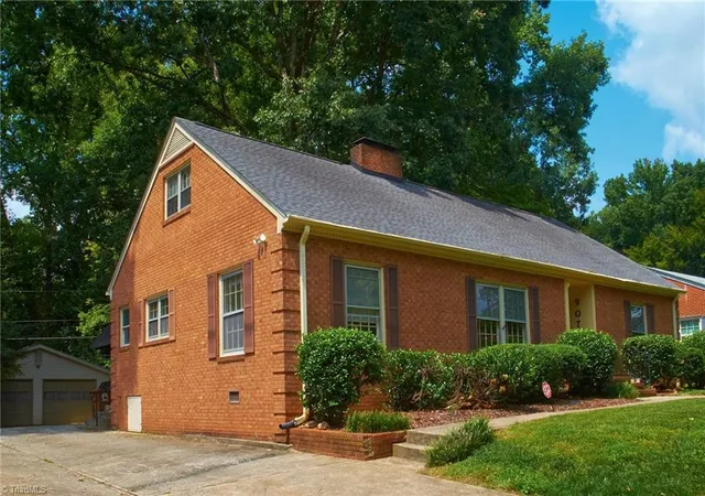 1st image of 907 Onslow Dr, Greensboro, NC 27408 | MLS# 1231421