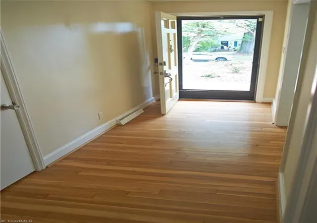 5th image of 907 Onslow Dr, Greensboro, NC 27408 | MLS# 1231421