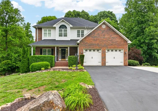 1st image of 1380 Ridgewood Cir, Asheboro, NC 27203 | MLS# 1222073