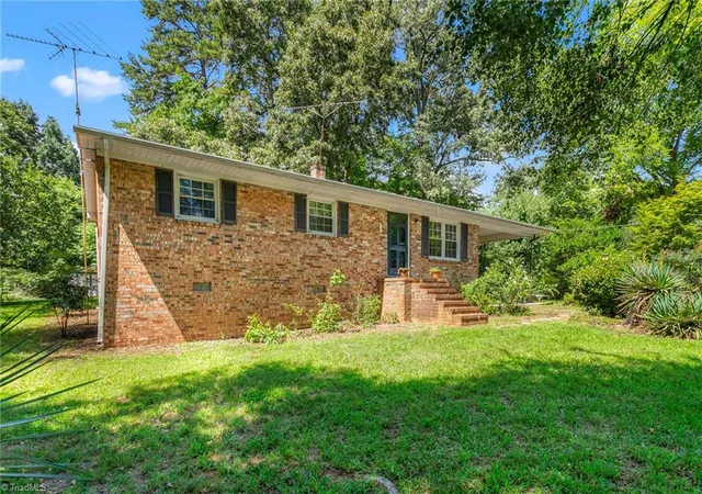 Photo 2 of Single family home for sale at 530 Frank Rd, Reidsville, NC 27320 | MLS# 1230470 | Listing updated on 2026-08-07