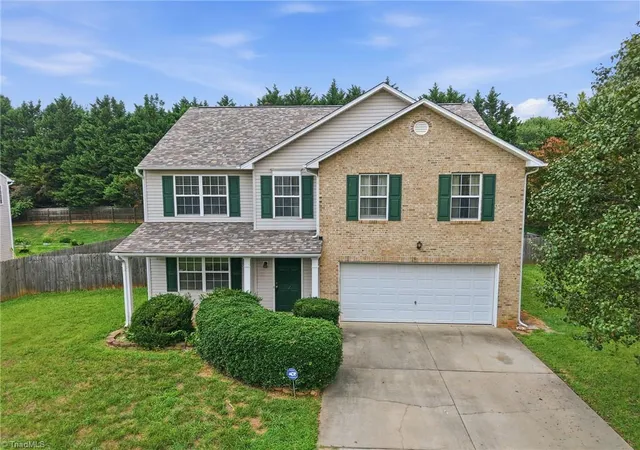 Photo 2 of Single family home for sale at 7027 Hl N Dale Dr, Kernersville, NC 27284 | MLS# 1228304 | Listing updated on 2026-08-30