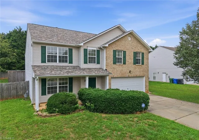 Photo 3 of Single family home for sale at 7027 Hl N Dale Dr, Kernersville, NC 27284 | MLS# 1228304 | Listing updated on 2026-08-30