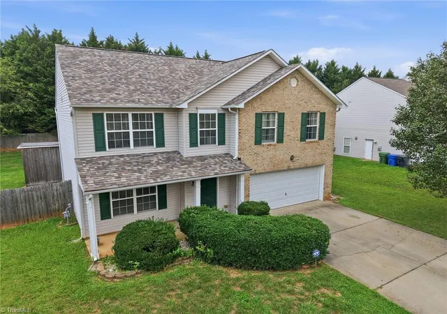 Photo 3 of Single family home for sale at 7027 Hl N Dale Dr, Kernersville, NC 27284 | MLS# 1228304 | Listing updated on 2026-08-30