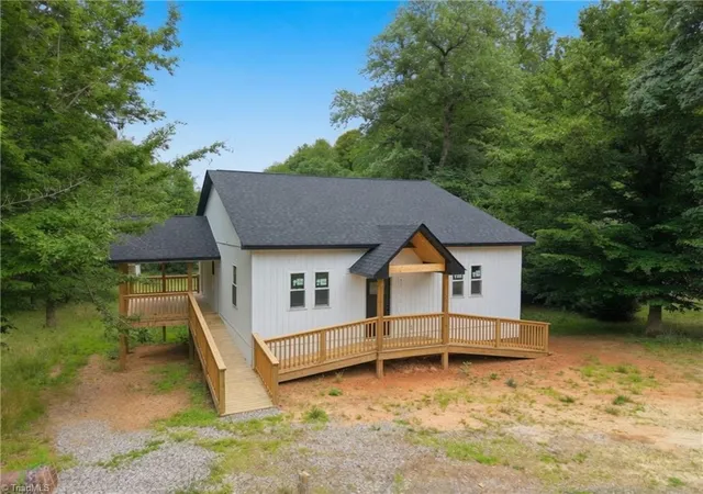 Homes for sale in Boomer, NC | 625 Gunters Hill Rd, Boomer, NC 28606 | MLS# 1223935