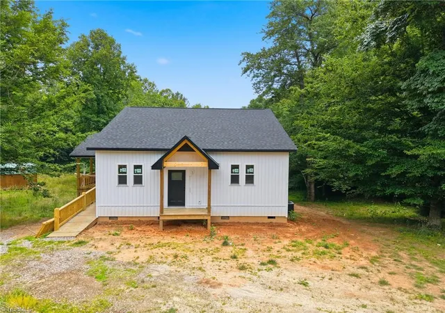 Homes for sale in Boomer, NC | 625 Gunters Hill Rd, Boomer, NC 28606 | MLS# 1223935