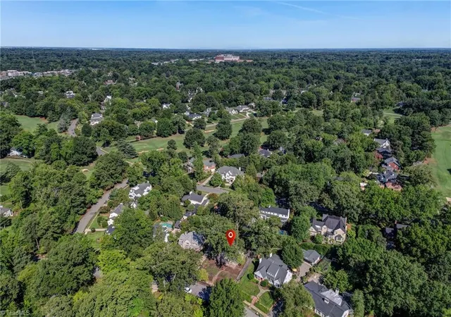 4th image of 812 Dover Rd, Greensboro, NC 27408 | MLS# 1230746