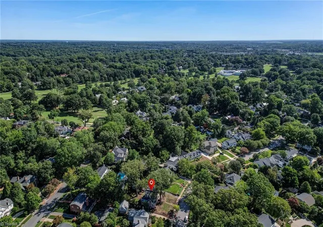 5th image of 812 Dover Rd, Greensboro, NC 27408 | MLS# 1230746