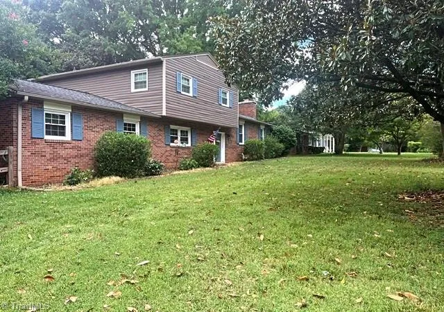 Photo 1 of Single family home for sale at 3830 Ranchwood Dr, Clemmons, NC 27012 | MLS# 1227987 | Listing updated on 2026-09-16